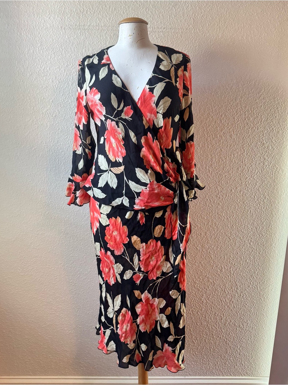 Spenser Jeremy Black Red Floral Silk Chiffon Wrap Midi V-Neck Dress 12